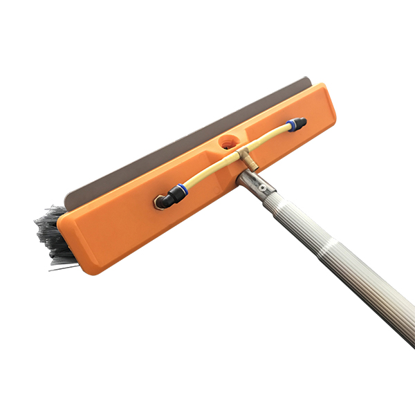 Escova automática para limpeza de painel solar